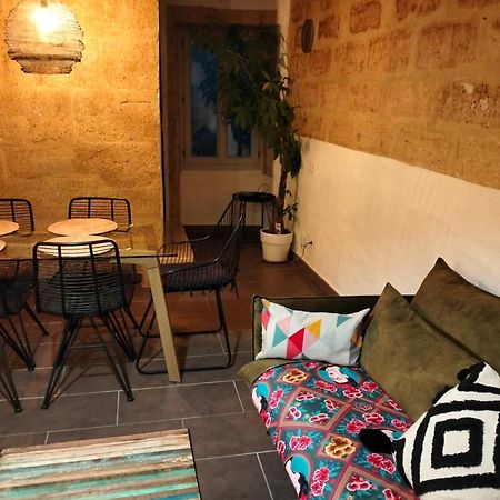 Maison De Village Familiale Pont Du Gard, Toit Terrasse, Barbecue, Fibre Vers Pont du Gard Exterior foto