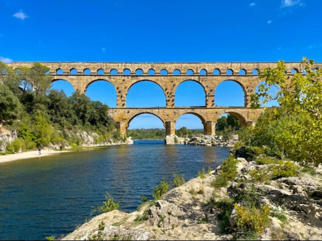 Maison De Village Familiale Pont Du Gard, Toit Terrasse, Barbecue, Fibre Vers Pont du Gard Exterior foto